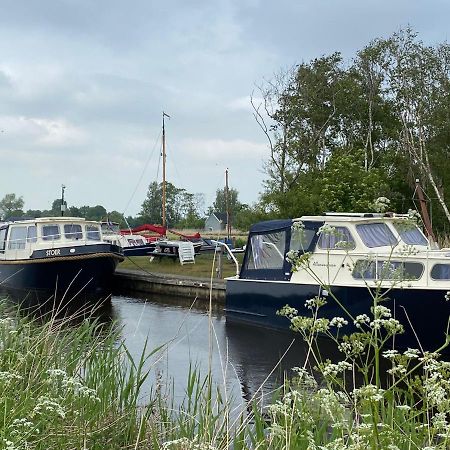 Boat Allemansfreon - Kamperen Op Het Water - Niet Om Mee Te Varen - Read Host Profile-Lees Hostprofiel Jutrijp 외부 사진