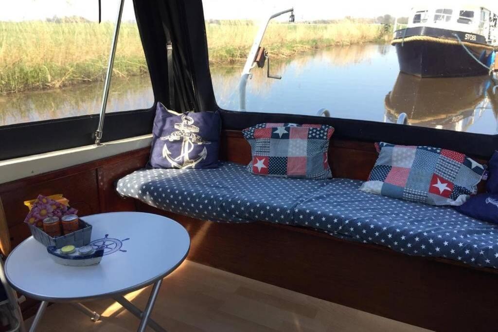Boat Allemansfreon - Kamperen Op Het Water - Niet Om Mee Te Varen - Read Host Profile-Lees Hostprofiel Jutrijp 외부 사진