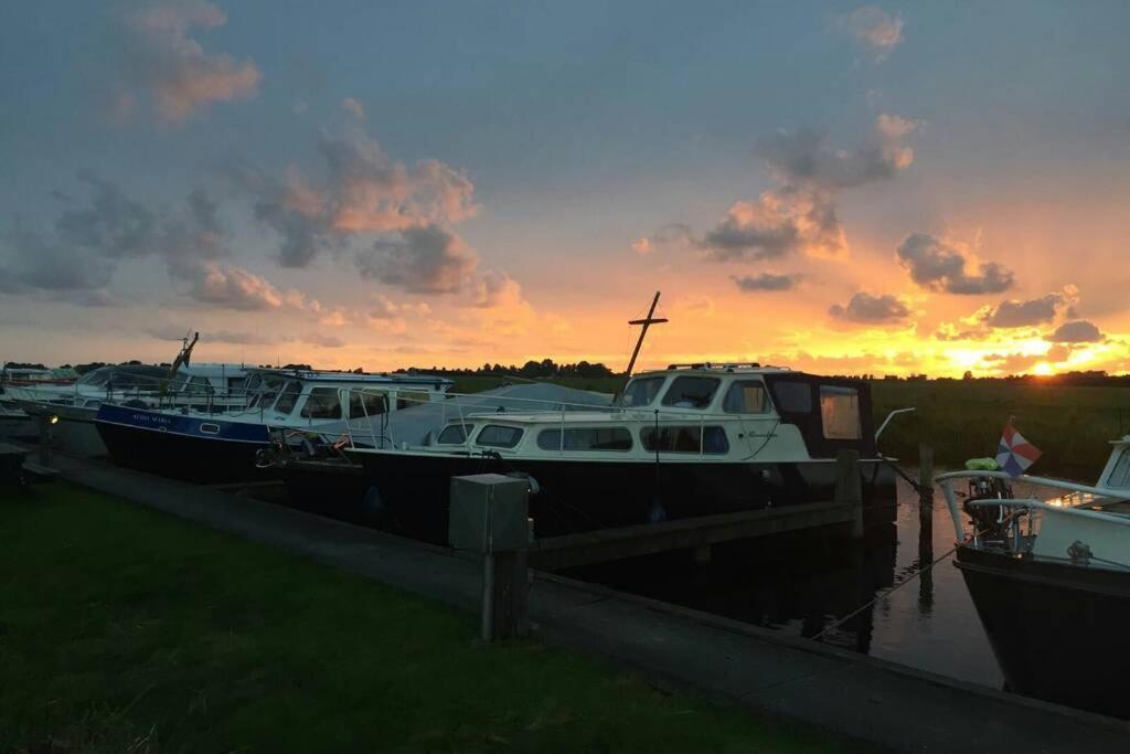 Boat Allemansfreon - Kamperen Op Het Water - Niet Om Mee Te Varen - Read Host Profile-Lees Hostprofiel Jutrijp 외부 사진