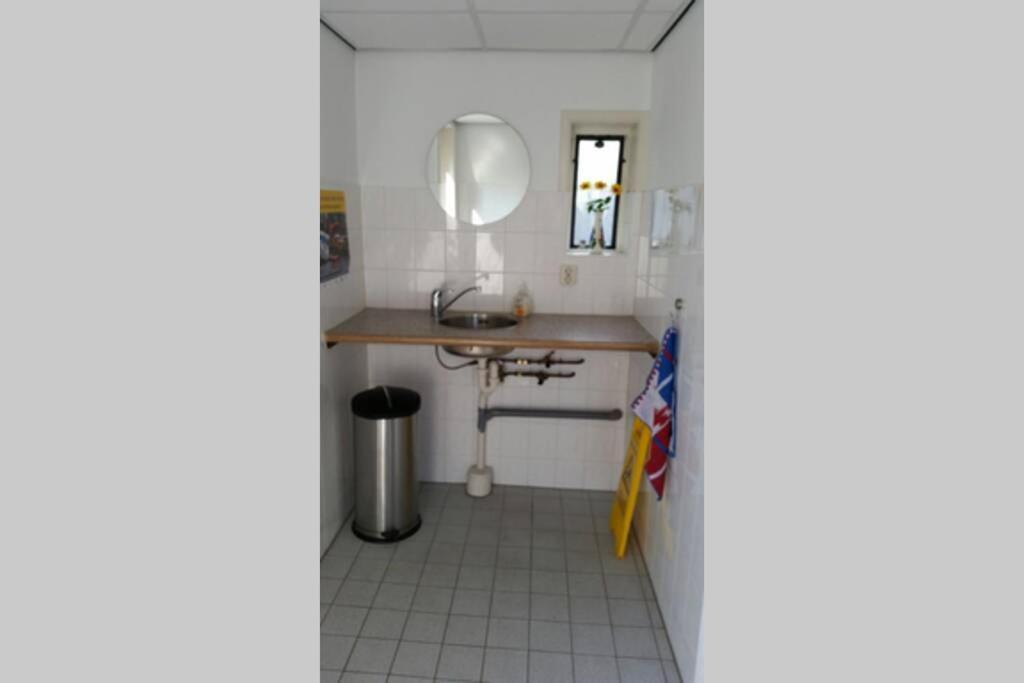 Boat Allemansfreon - Kamperen Op Het Water - Niet Om Mee Te Varen - Read Host Profile-Lees Hostprofiel Jutrijp 외부 사진