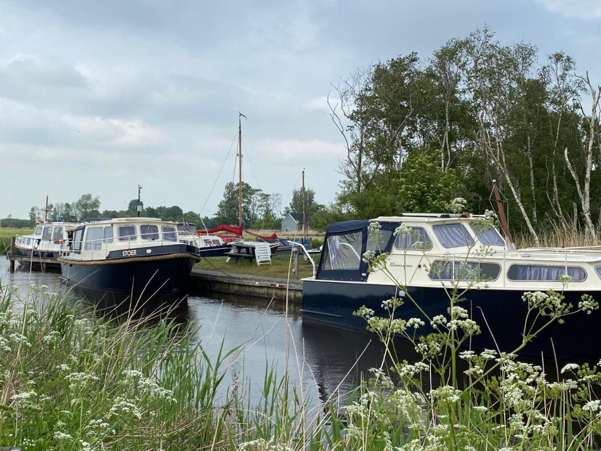 Boat Allemansfreon - Kamperen Op Het Water - Niet Om Mee Te Varen - Read Host Profile-Lees Hostprofiel Jutrijp 외부 사진