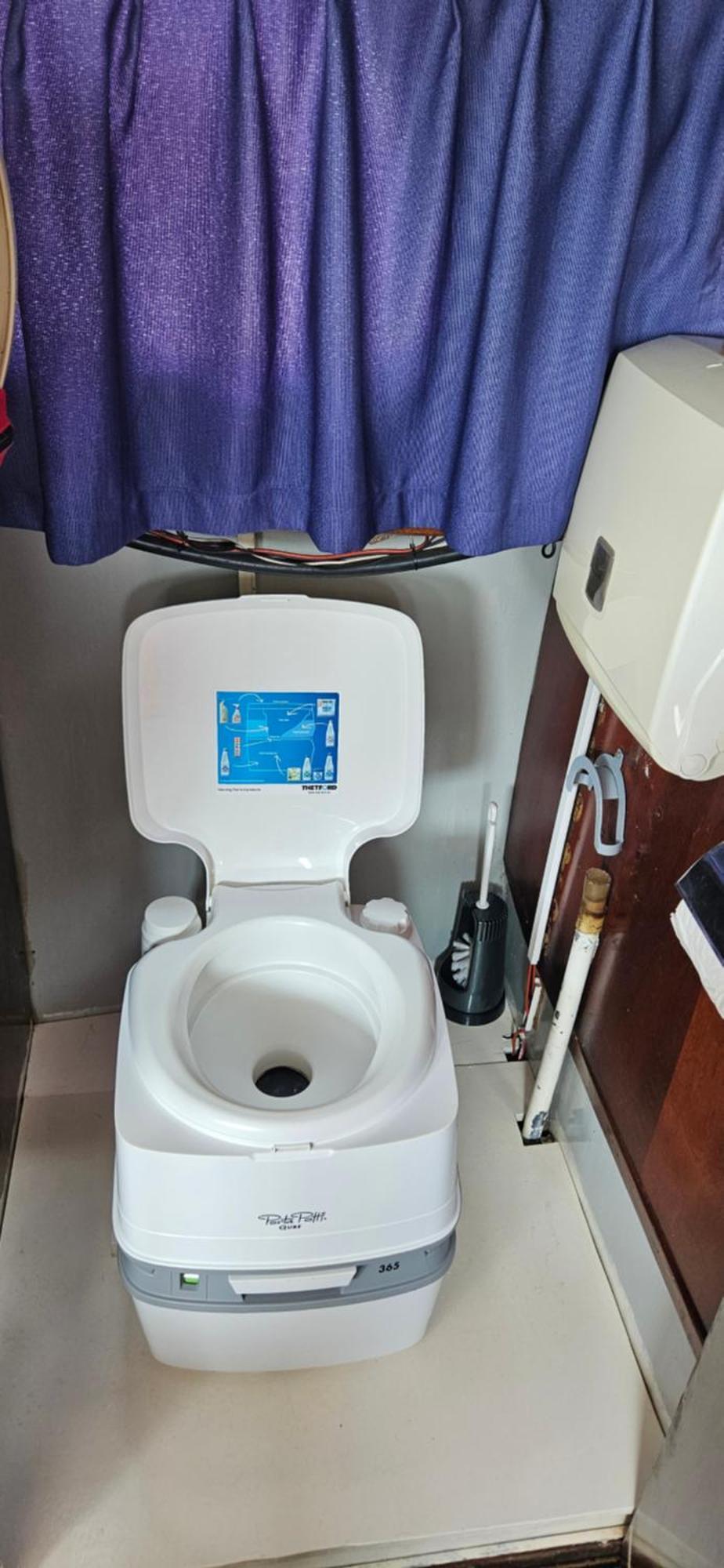Boat Allemansfreon - Kamperen Op Het Water - Niet Om Mee Te Varen - Read Host Profile-Lees Hostprofiel Jutrijp 외부 사진