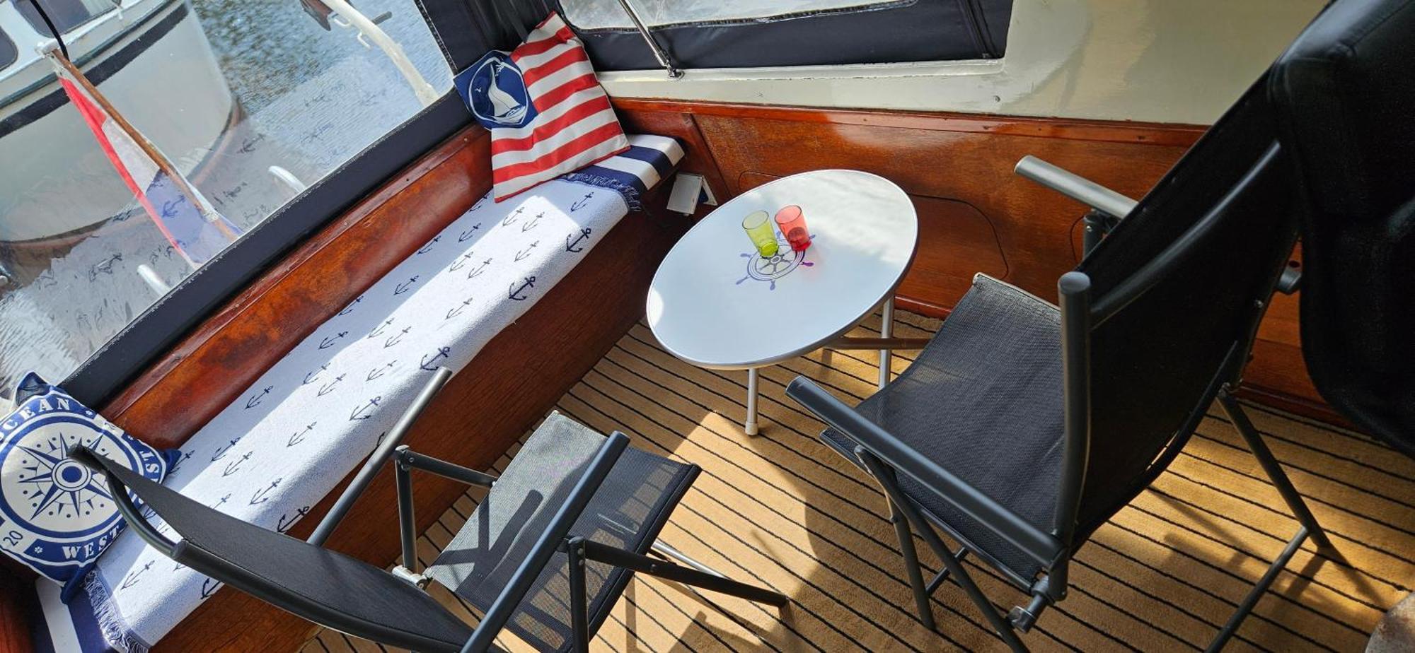 Boat Allemansfreon - Kamperen Op Het Water - Niet Om Mee Te Varen - Read Host Profile-Lees Hostprofiel Jutrijp 외부 사진